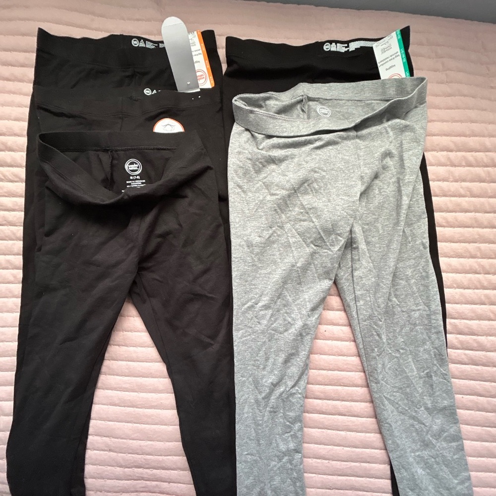 Kids Black and Gray wonder nation five Leggings bundle three are new size M&L
